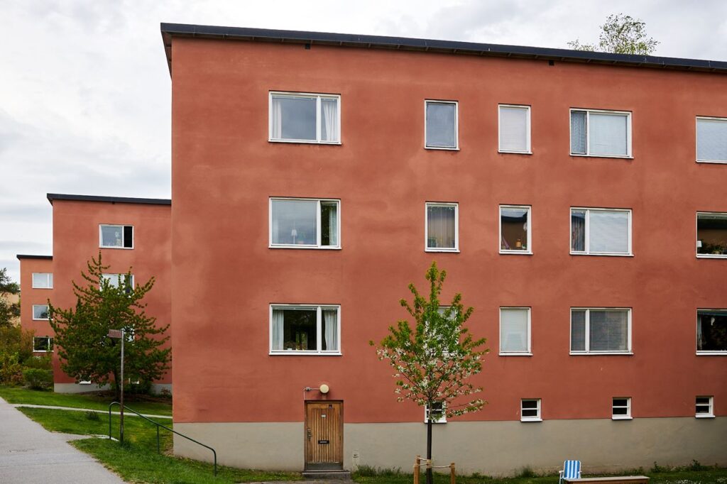 Taktvättning för fastighetshus. Nykvarn Turinge Sörmland