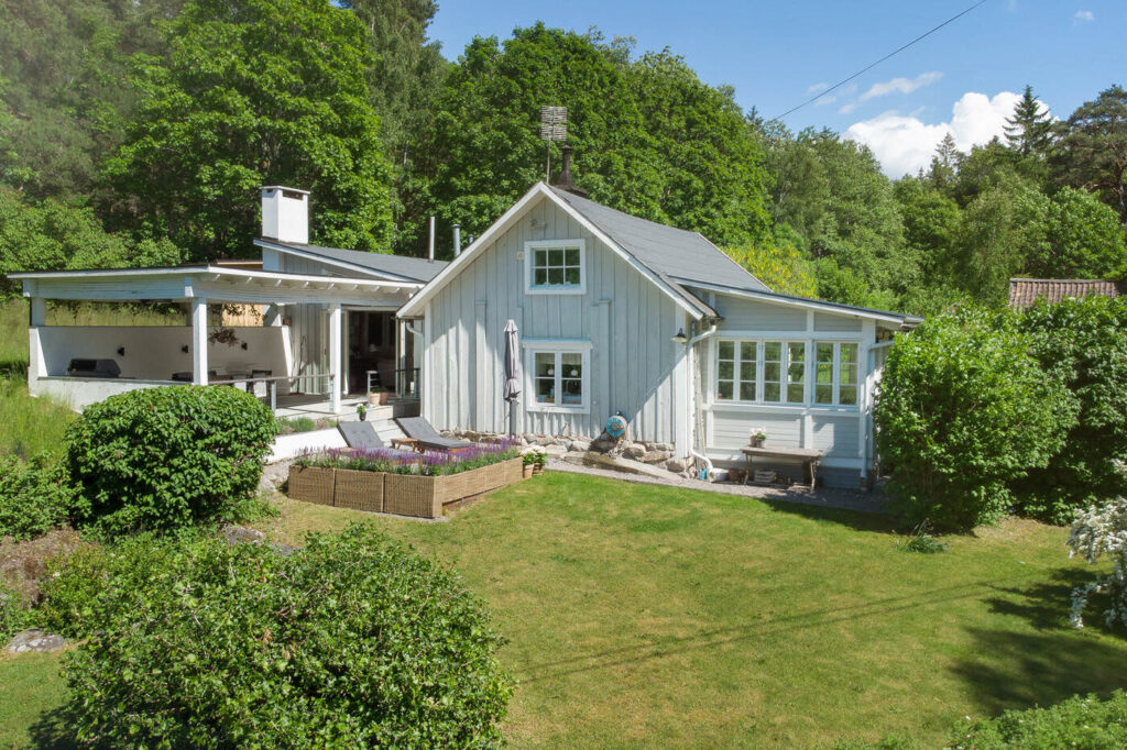Byte av Papptak på Garage. Högdalen Bandhagen