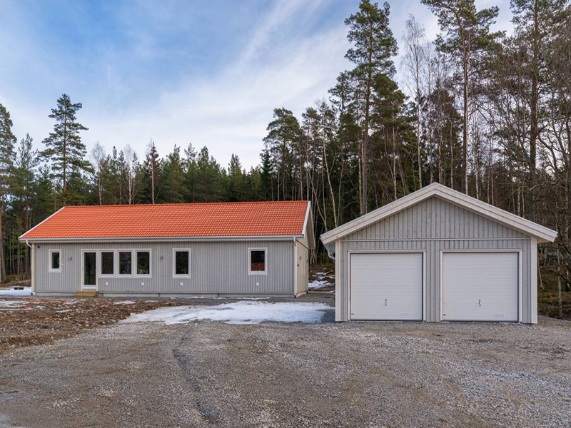 Takomläggning Plåt & Papptak på Garage. Tyresö Bollmora